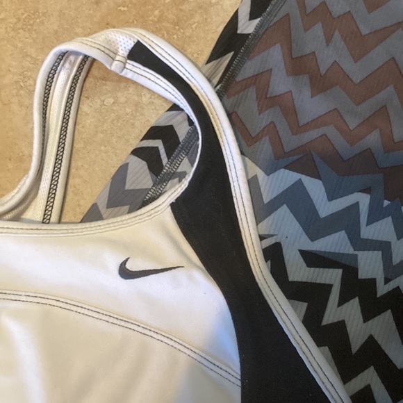 2 Nike sport top size medium - Picture 7 of 10